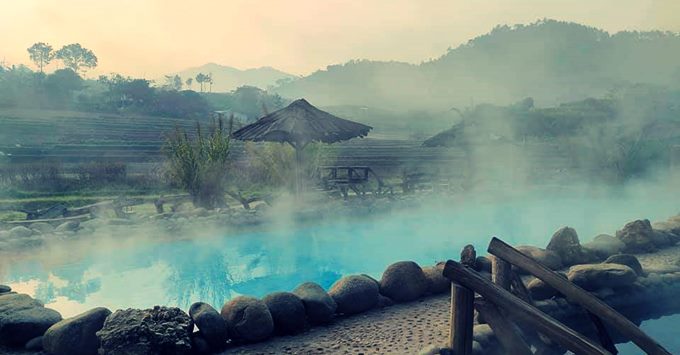 Tour du lịch Đông - Tây Bắc Mùa Xuân 15 ngày 14 đêm