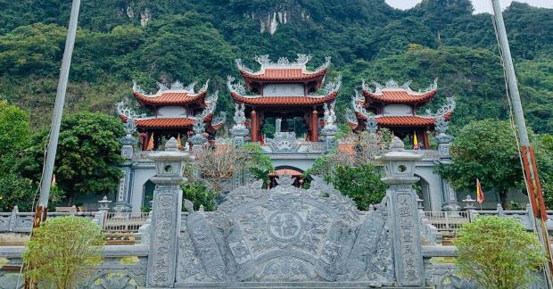 TOUR DU LỊCH ĐỀN THƯỢNG BỒNG LAI - BẢN LÁC MAI CHÂU - KHOÁNG NÓNG KIM  BÔI 
