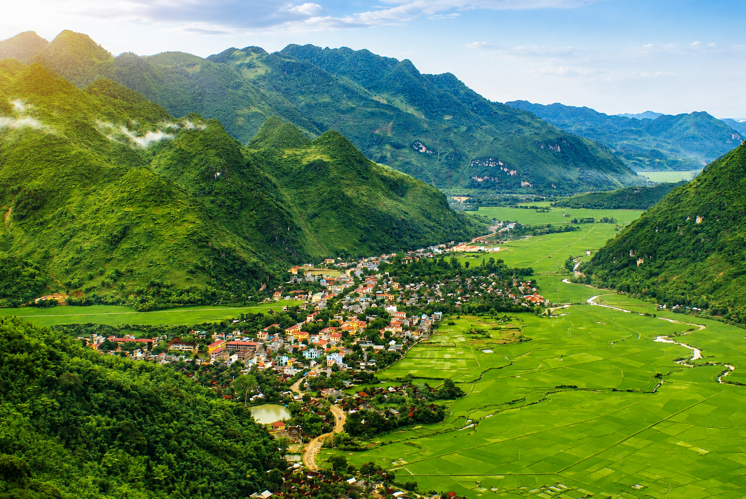 TOUR DU LỊCH THUNG LŨNG MAI CHÂU 1 NGÀY 