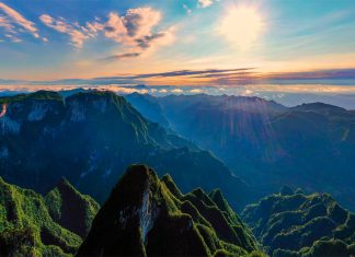 DU LỊCH ÂN THI – TUYÊN ÂN – LAI PHƯỢNG – PHƯỢNG HOÀNG CỔ TRẤN – TRƯƠNG GIA GIỚI – THẤT TINH SƠN 6 NGÀY 5 ĐÊM